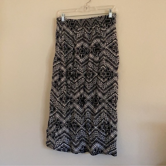 Express Aztec Print Midi Skirt with Side Slit Size: S - Picture 6 of 6